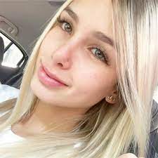 Siempre tiene que estar conectada. Camila Moreno Camilamorenoc Influencer Wiki