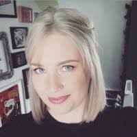 Debbie Hilbert's Instagram, Twitter & Facebook