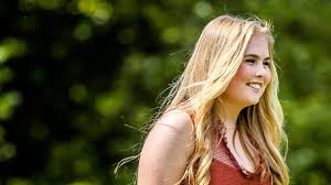 Bekijk meer ideeën over prinses, koninklijke familie, koninklijk. Jarige Amalia Krijgt Vanaf Haar Achttiende Jaarlijks Anderhalf Miljoen Nos