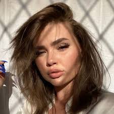 Maggie Jansen's Instagram, Twitter & Facebook