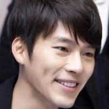 Tiyatro kulübüne katılan hyun bin oyunculuk deneyimini burada. Hyun Bin Net Worth