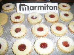Super Petits Sables A La Confiture Recette De Super Petits Sables A La Confiture Marmiton Sable A La Confiture Alimentation Recette Petit Sable