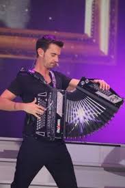 Florian silbereisen (born 4 august 1981 in passau) is a german singer and television presenter. Die 20 Besten Ideen Zu Florian Silbereisen Florian Silbereisen Florian Silbereisen