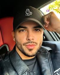 Hombres Para Hombres added a new photo.