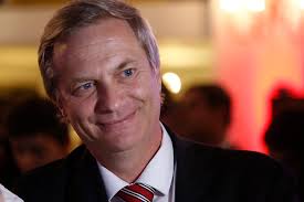 He studied law at the pontificia universidad católica de chile. Jose Antonio Kast Tambien Le Da La Espalda A Chile Vamos No Va A Primarias Y