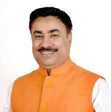 Nalin Bhatt's Instagram, Twitter & Facebook