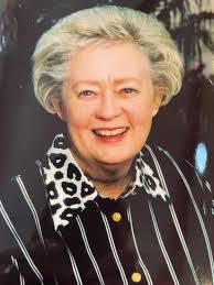 Sandy Sewell's Instagram, Twitter & Facebook