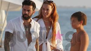 Από τότε που πρωτοεμφανίστηκε στην τηλεόραση, ήταν μια κούκλα και παραμένει το ίδιο. Sissy Xrhstidoy 8odwrhs Marantinhs Celebrities Eidhseis Yupiii Gr