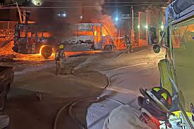 Atienden 2 incendios de vehículo en Cabo San Lucas, este martes; no hubo  lesionados - BCS Noticias
