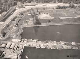 Lower harbor ore dock, marquette, michigan. Https Www Miningjournal Net News Superior History 2017 03 Marquettes Spear Coal Dock