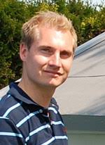 Daniel byggde lekstuga i hemlighet