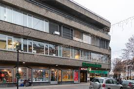 Velkommen til vinmonopolets offisielle twitterprofil. Helgerudgarden Og Tjernsligarden