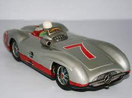 Pin En Vintage Tin Toy Cars