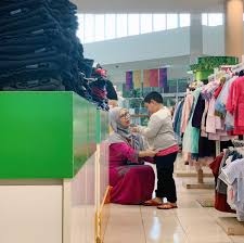 Min umur anak yatim yang ada: Gleneagles Kl On Twitter Liveupdates Other Than The Team Distributing Bubur Lambuk At The Moment A Separate Team Is Doing Raya Shopping For The Children Of Rumah Anak Yatim Qaseh Ibu Ampang