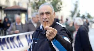 Μόνο ηλεκτρονικά οι αιτήσεις συνταξιούχων για τα αναδρομικά. Synta3eis Ay3hseis Kai Anadromika Se Dhmosioys Ypallhloys Kai Apostratoys Pinakes To Pontiki