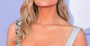 The pregnant star, 35, called her and 33 year old iain's wedding magical and perfect. Laura Whitmore My Perfect Wedding To Iain Stirling Usa Dispatch