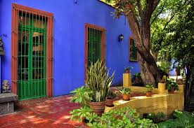 She continued on with school and studied medicine, but got in a bus accident at. Datei Frida Kahlo House Mexico City 6998147374 Jpg Wikipedia