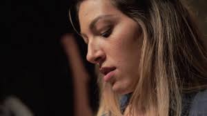 Στο πρωινό, για την λίτσα πατέρα, η οποία βρίσκεται στο κανάλι από την πρώτη μέρα λειτουργίας του, ήταν μια πολύ δύσκολη μέρα. Hrw Pektesh Osa Den Gnwrizame Gia Thn Tonia Apo To Zaketa Na Pareis Iciao