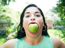 A woman whose capacious gape landed her more than 1 million tiktok followers has now bagged the guinness world record for having the biggest mouth of any wom. 5xse4t Zgsm Rm