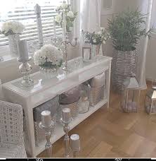 Pin By Mariana Ruiz On Decoracion In 2020 Table Decor Living Room Home Decor Styles Home Decor