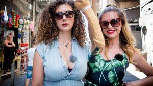 Ines anioli über toxische beziehungen quot danke gut quot podcast wdr cosmo. Ines Anioli Und Leila Lowfire Woher Kennen Sich Ines Anioli Und Leila Lowfire Eigentlich News De