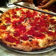 John S Pizzeria On Bleecker Street In The West Village The Most Amazing Thin Crust Pizza I Ve Ever Had Thin Crust Pizza Food Thin Crust