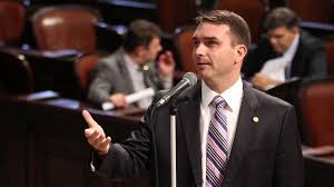 Patrullaje marítimo y 5g, algunos de los temas tratados por los miembros de ambos países. In Interview Flavio Bolsonaro Explains Suspicious Bank Deposits Texto Em Ingles Com Audio