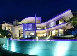80 Maisons Contemporaines Et Futuristes Qui Vont Vous Inspirer Archzine Fr En 2020 Constructeur Maison Contemporaine Plan De Maison Americaine Maisons Contemporaines