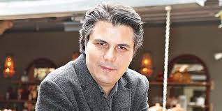 Erkan petekkaya kırmızı oda delikanlı sadi karakteri ile oyunculuk kariyerini sürdürmektedir. Www Magazinhaberleri Com Wp Content Uploads 201