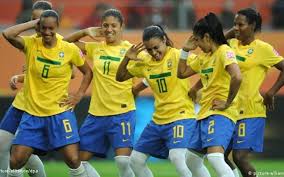 Maybe you would like to learn more about one of these? De Doacoes Ao Design Proprio Conheca A Historia Do Uniforme Da Selecao Feminina Selecoes Ig