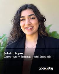 Charlee Bennett's Instagram, Twitter & Facebook