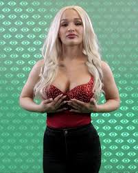 Emmy russ hat schon mit dem playboy gesprochen #emmyruss #interview @promibb wird zeit für einen moderatoren wechsel. Sat 1 Promi Big Brother Entweder Oder Mit Emmy Russ Facebook
