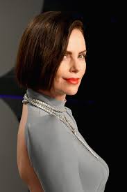 In this hairstyle, layers move away from the natural haircut's flow. Vogue S Pick Of The 25 Best Bob Hairstyles Of All Time Vogue Paris