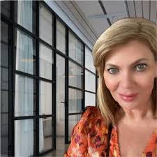 Dawn Lepore's Instagram, Twitter & Facebook