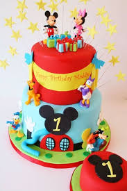 Bizcocho De Mickey Mouse Redondo Tortas Tartas Y Pasteles De Mickey Y Sus Amigos First Birthday Cakes Mickey Cakes Birthday Cake Kids