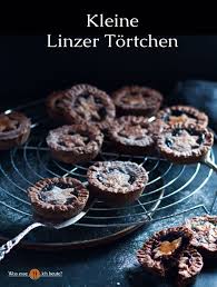 Die Linzer Torte Ist Ein Traditionell Osterreichisches Rezept Der Nach Nussen Zimt Und Nelken Schmeckende Te Osterreich Essen Rezepte Osterreichische Rezepte