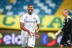 Os jogos de simulação oferecem a oportunidade de viver na pele (ou pelo) de todos, de um líder militar lançando uma invasão massiva a uma loba em busca de comida para alimentar seus filhotes. Escalacao Do Gremio Jean Pyerre Segue Firme Ganhando Minutos De Jogo