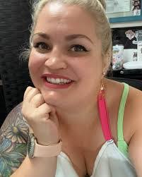 Kayla Archer's Instagram, Twitter & Facebook