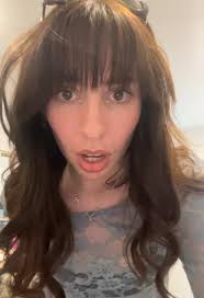 Hinge Dating Woes: Accidentally Wasting Roses