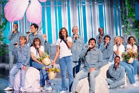 Malgré tout, la production a tenté de maintenir une ambiance et des conditions de direct : Dvlkvflgupsfcm