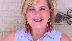 LEGGINGS THAT CAN BE DRESSED UP OR DOWN