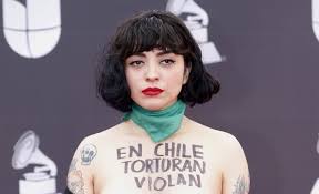 La película (2006), japy ending (2014) and floribella (2006). Mon Laferte Celebra El Resultado Del Plebiscito En Chile San Diego Union Tribune En Espanol