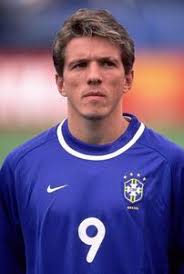 View the player profile of midfielder juninho paulista, including statistics and photos, on the official website of the premier league. Juninho Paulista Bra Fotos Fussballzz De