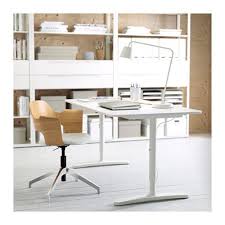 Frische Einrichtungsideen Und Erschwingliche Mobel Ikea Home Office Home Office Furniture Ikea Bekant Desk
