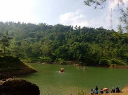 Enggak, ini bukan salah tulis! Lokasi Dan Harga Tiket Masuk Ranu Gumbolo Tulungagung Spot Wisata Danau Indah Yang Mempesona Daka Tour