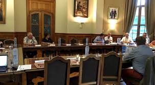C'est dire l'importance que nous lui attachions. Dinant La Politique De La Chaise Vide Contre Le Dossier Dormio Matele