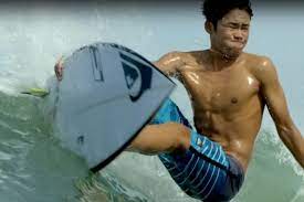 Peselancar indonesia, rio waida terpilih menjadi pembawa bendera merah putih di ajang upacara pembukaan olimpiade tokyo 2020 di olympic stadium. Rio Waida Best Of 2018