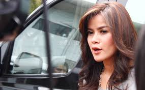 Foto Bareng Istri Mantan Suami, Olla Ramlan Tuai Pujian : Okezone Celebrity