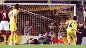 Y es que los de calleja revilla, con 40 puntos en su haber, tienen el farolillo rojo a sólo 5 puntos de distancia. Villarreal Hoy Se Cumplen 15 Aos Del Penalti De Riquelme A Cinco Das De Un Nuevo Villarreal Arsenal Xingoos