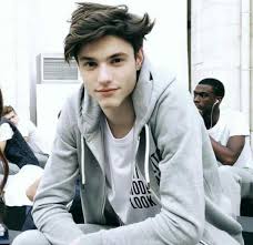 Castaños (15-20 años) | Chicos lindos tumblr, Adolescentes guapos, Poses  para fotos hombre